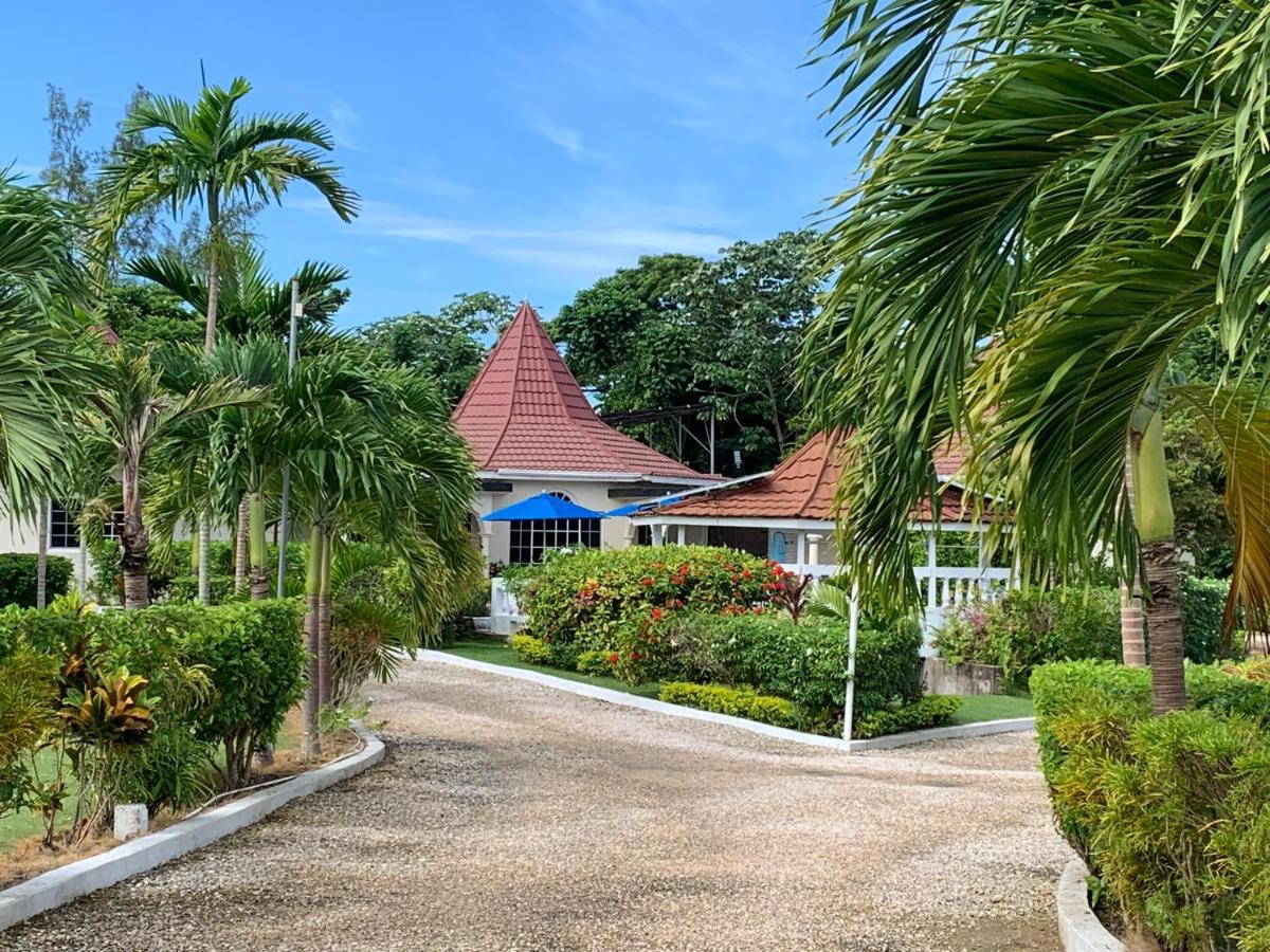 Whistling Villa Runaway Bay Kültér fotó